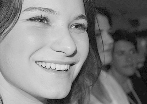 Garota que sofreu abuso na rua, publica carta na internet e vira notícia internacional