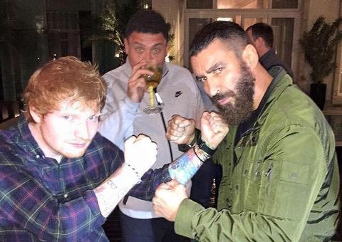 Ronaldo Fenômeno dá festa em casa para cantor britânico Ed Sheeran