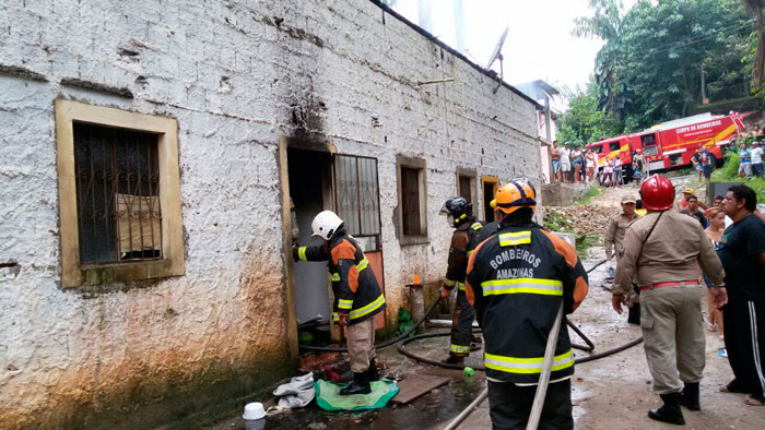 Mulher tem casa incendiada após briga com companheiro