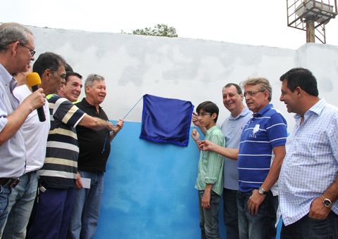 Omar Aziz recebe homenagem do seu time de coração