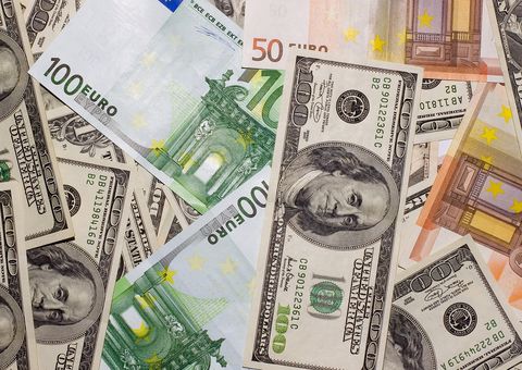 Loira e três homens roubam mais de R$ 600 mil de casa de câmbio