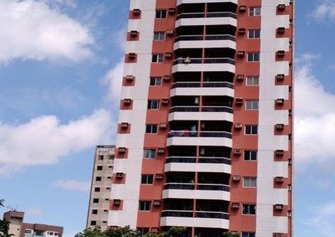 Homem ameaça se jogar de prédio no Eldorado neste sábado