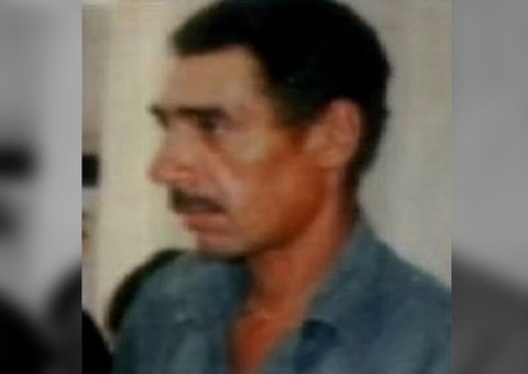 Homem estrangula a esposa e dorme abraçado com seu corpo