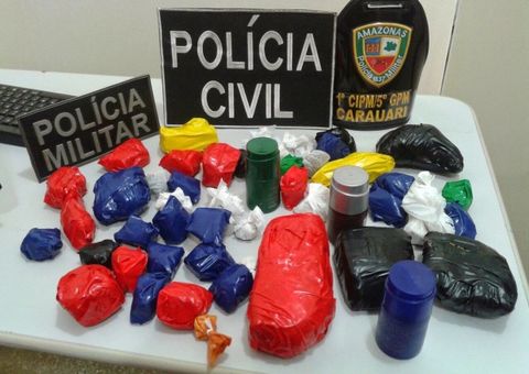 Dupla é presa por tráfico de drogas e porte ilegal de arma