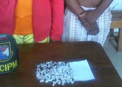 No Prosamim do Igarapé de Manaus polícia dupla é presa por tráfico de droga