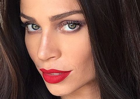  Grazi Massafera surge moreníssima em novas fotos