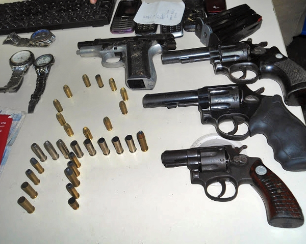 Quadrilha é presa no momento que arquitetava assaltos