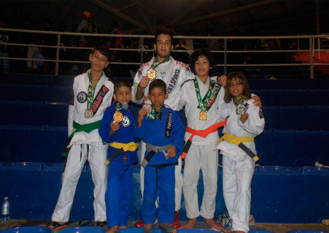 Falta de apoio é superada com medalhas