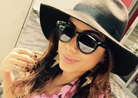 Em turnê, Anitta posa toda estilosa no Japão