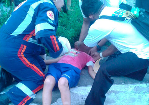 Duas crianças são atingidas por motoqueiro próximo ao T4