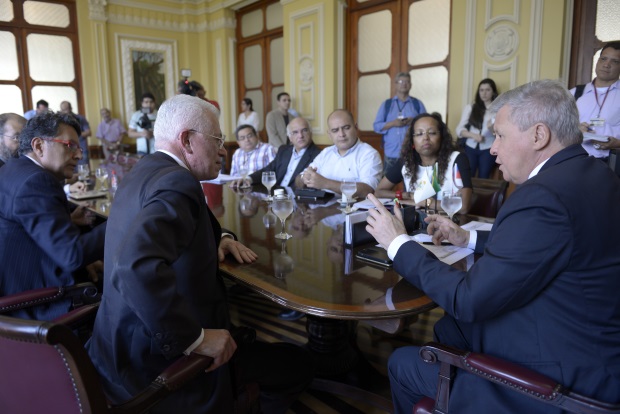 ZFM pode ser um vanguardismo mas precisa se fortalecer, diz Mangabeira