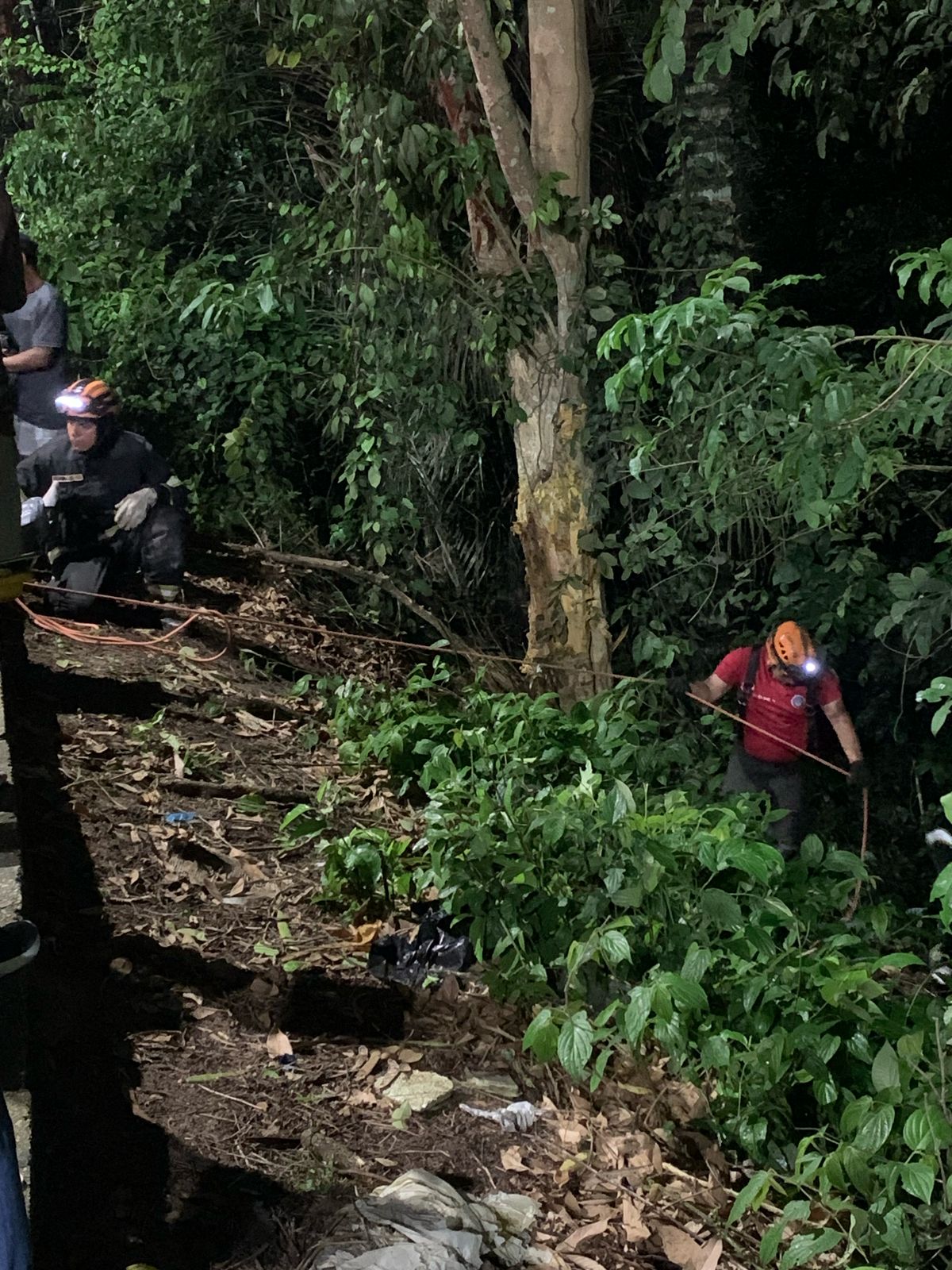 Motorista morre após ser “cuspido” de carro em grave acidente em Manaus