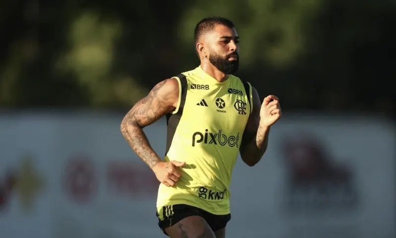 Gabigol faz treino completo e Flamengo espera força máxima para semifinal