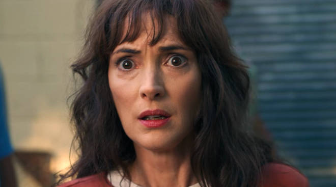 Winona Ryder volta a fazer propaganda de grife que já furtou há 20 anos