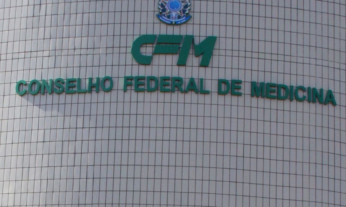 No Senado, CFM diz que não aprova tratamento precoce contra covid-19