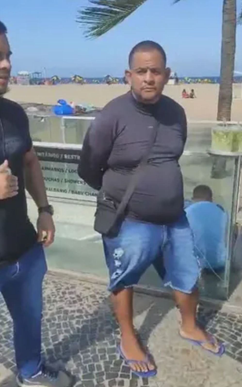Ambulante é preso por cobrar R$ 3 mil por caipirinha em Copacabana