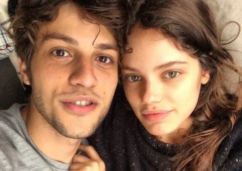 Selfie pós sexo entre Chay Suede e Laura Neiva causa polêmica