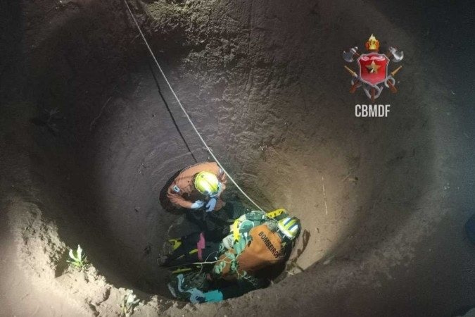 Mulher cai em cisterna de 7 metros após passear em local sem iluminação