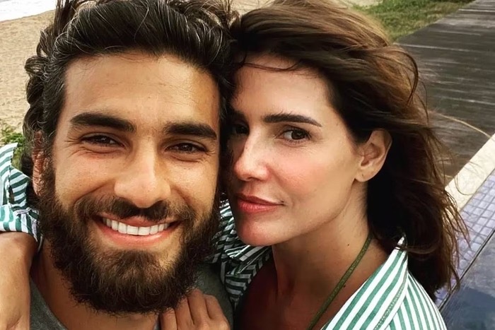 Deborah Secco fala sobre relação com Hugo Moura após separação