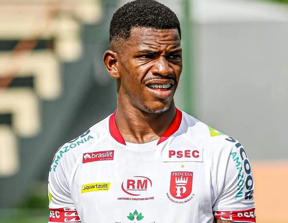 Lateral-direito Foguete deixa o Princesa antes de jogo decisivo no Barezão