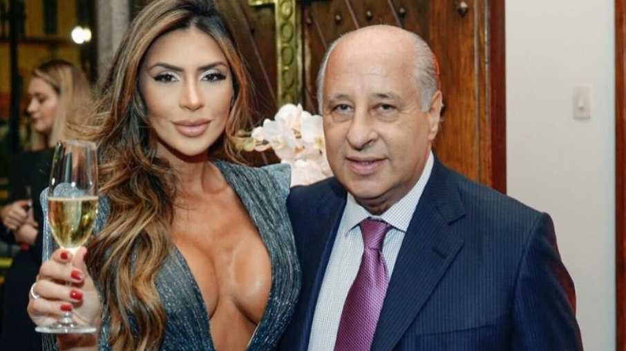 Ex-presidente da CBF anuncia casamento com ex-atriz de Zorra Total