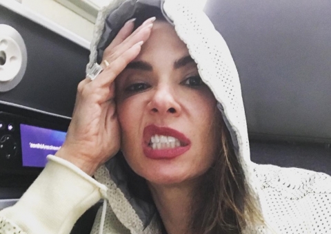  Luciana Gimenez posa completamente nua e polemiza no Instagram 