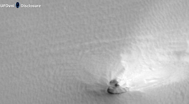  Possível disco voador é encontrado caído em Marte em imagens retiradas da Nasa