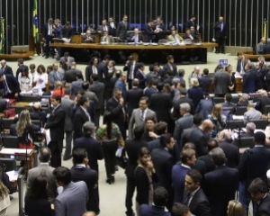 'Nós não prestamos, mas vocês também não prestam'