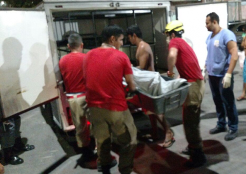 Corpo de homem desaparecido é encontrado em vala com a cabeça esmagada em Manaus