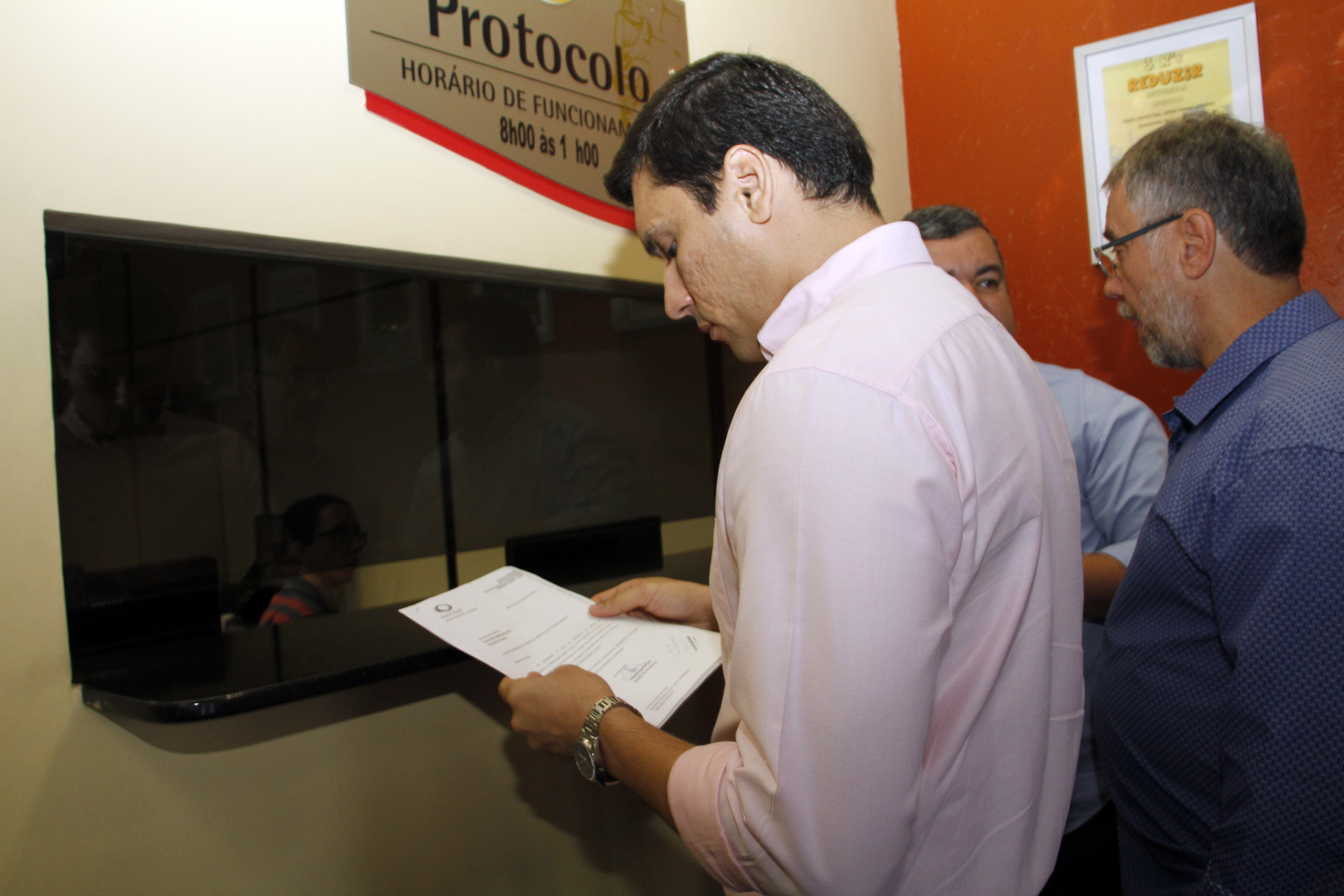 Seminf entrega ao MP plano para vedação de bueiros em Manaus