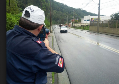 Detran começa a usar radar móvel em avenidas de Manaus