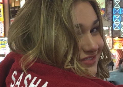 Sasha posa como modelo profissional no Japão e é tietada por Xuxa "meu orgulho"