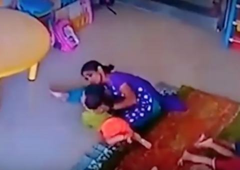 Mãe descobre que pagava caro para filha ser espancada dentro de creche