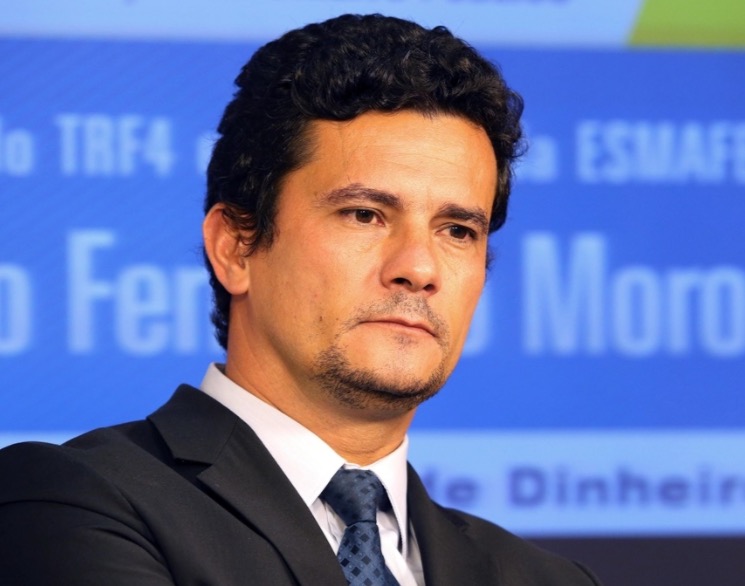 Moro veta parte de perguntas da defesa de Cunha para Temer