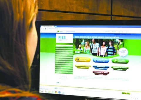 Ministro da Educação diz que Fies será reformulado e terá mais vagas em 2017