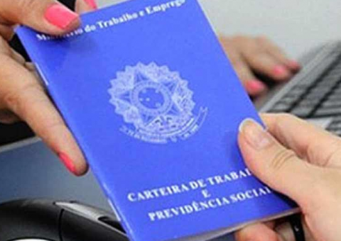 Feira do trabalho oferece serviços jurídicos e emissão de documentos em Manaus