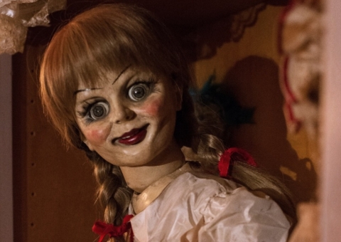 Boneca amaldiçoada Annabelle vem ao Brasil divulgar seu novo filme