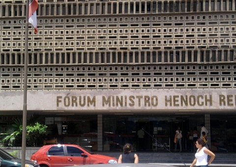 Em Manaus, PM acusado de matar namorada em 2010 é julgado 