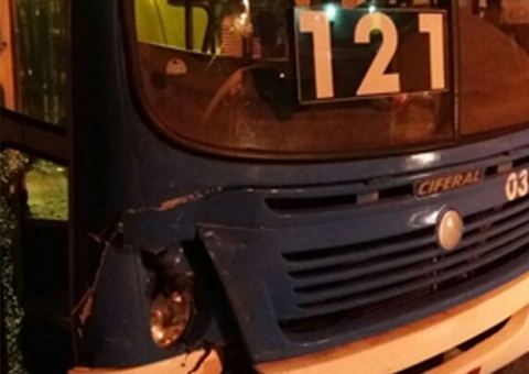 Durante discussão com motoqueiro, motorista de ônibus é baleado em Manaus