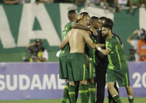 Clubes brasileiros enviam mensagens de solidariedade à Chapecoense