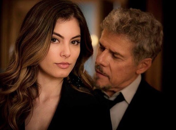 Atriz de “A Lei do Amor”, Bruna Hamú anuncia primeira gravidez