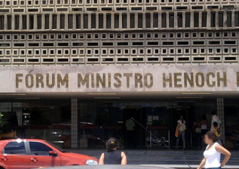 Justiça começa a ouvir supostas vítimas de cirurgião plástico em Manaus