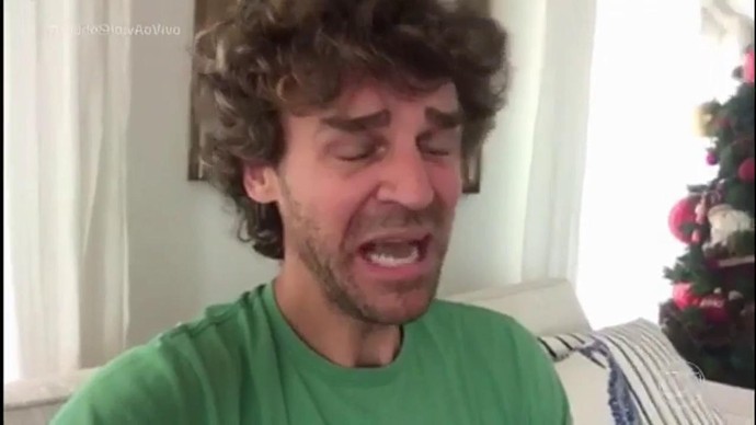 Em vídeo, Guga chora morte de jogadores da Chapecoense