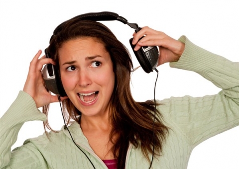 Problemas auditivos atingem quase 10 milhões de brasileiros