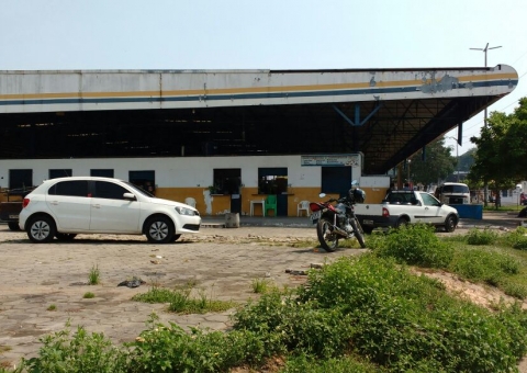 Homem é executado enquanto tomava café em feira da Zona Leste de Manaus 