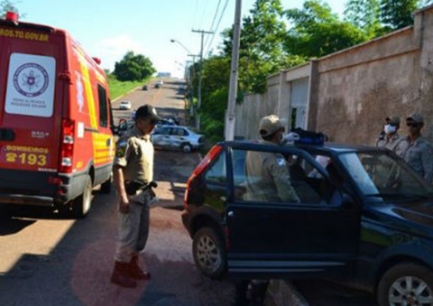 Idoso morre ao volante e carro desgovernado causa acidente 