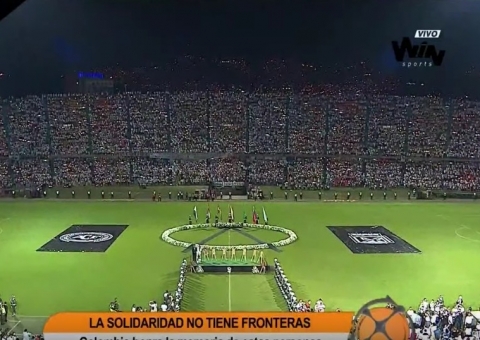  Torcida do Atlético Nacional lota estádio em homenagem à Chapecoense; assista