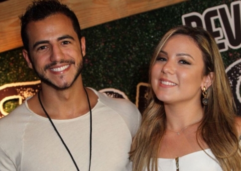 Ex-BBBs Matheus e Cacau trocam farpas na internet