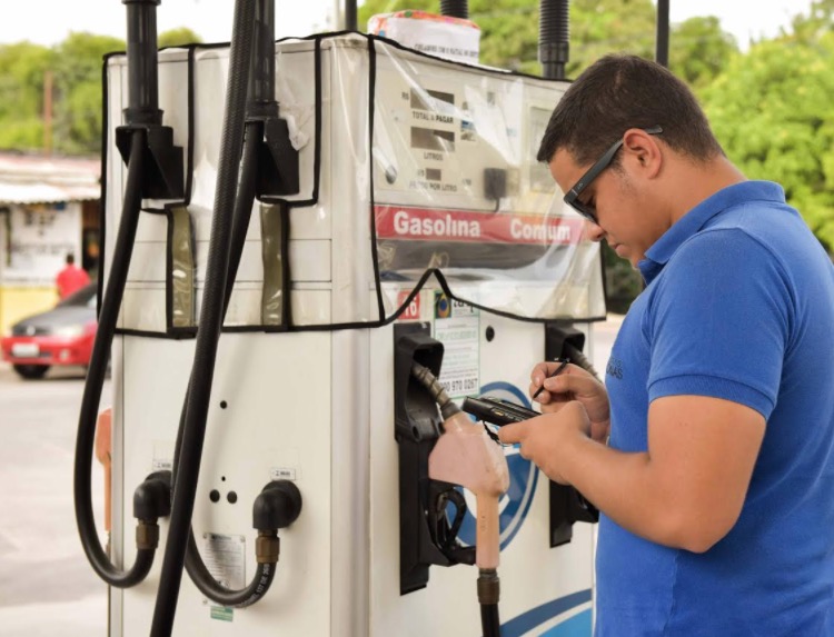 Postos de gasolina são notificados por irregularidades