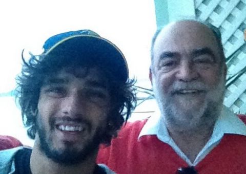 Ex-namorado de Bruna Marquezine lamenta morte do avô em avião da Chapecoense